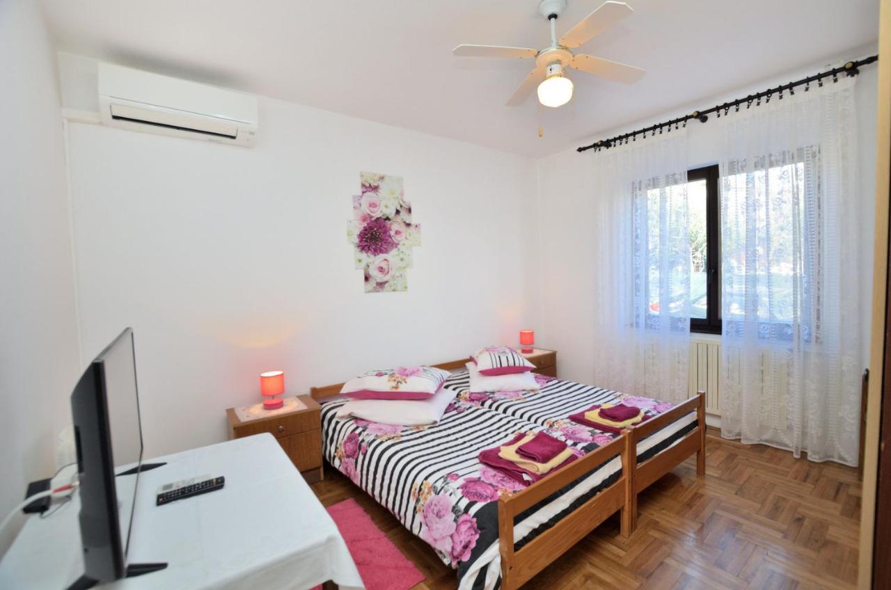 Rooms Tomc Fuškulin Kültér fotó
